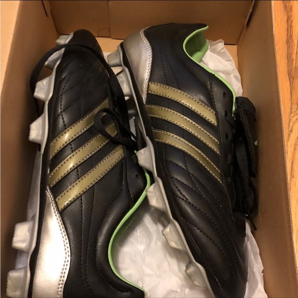 Adidas soccer cleats W size 7